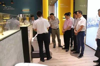 台州政协秘书长李昌道携政协芜湖市委员会秘书长李祎茂一同参观视察西马工厂